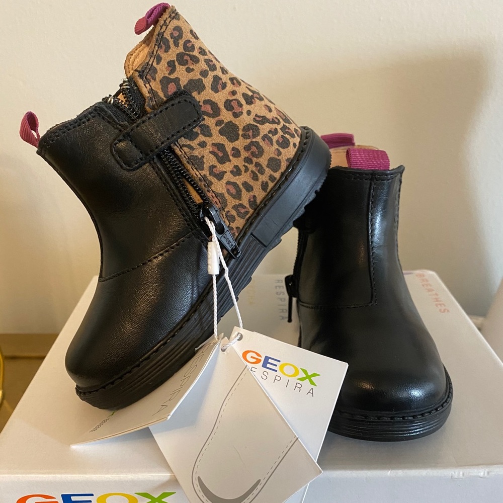 Geox Booties toddler 5.5